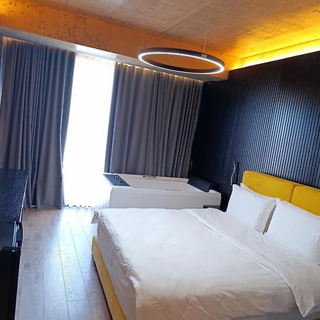 Toka Hotel Restaurant Udenisht Ngoại thất bức ảnh