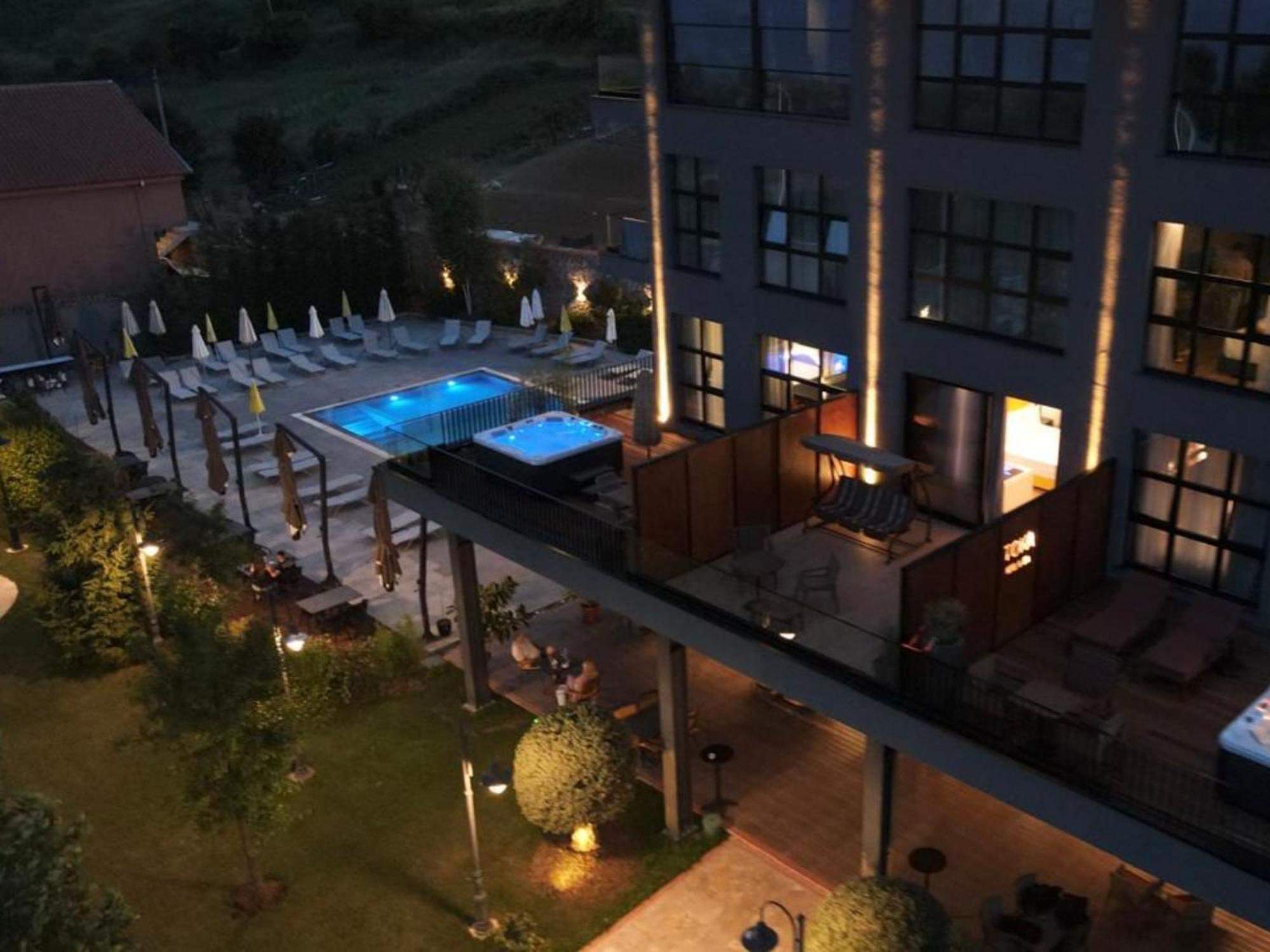 Toka Hotel Restaurant Udenisht Ngoại thất bức ảnh