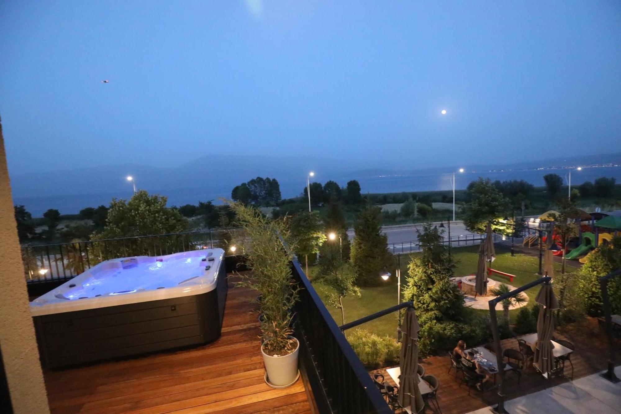 Toka Hotel Restaurant Pogradec Ngoại thất bức ảnh