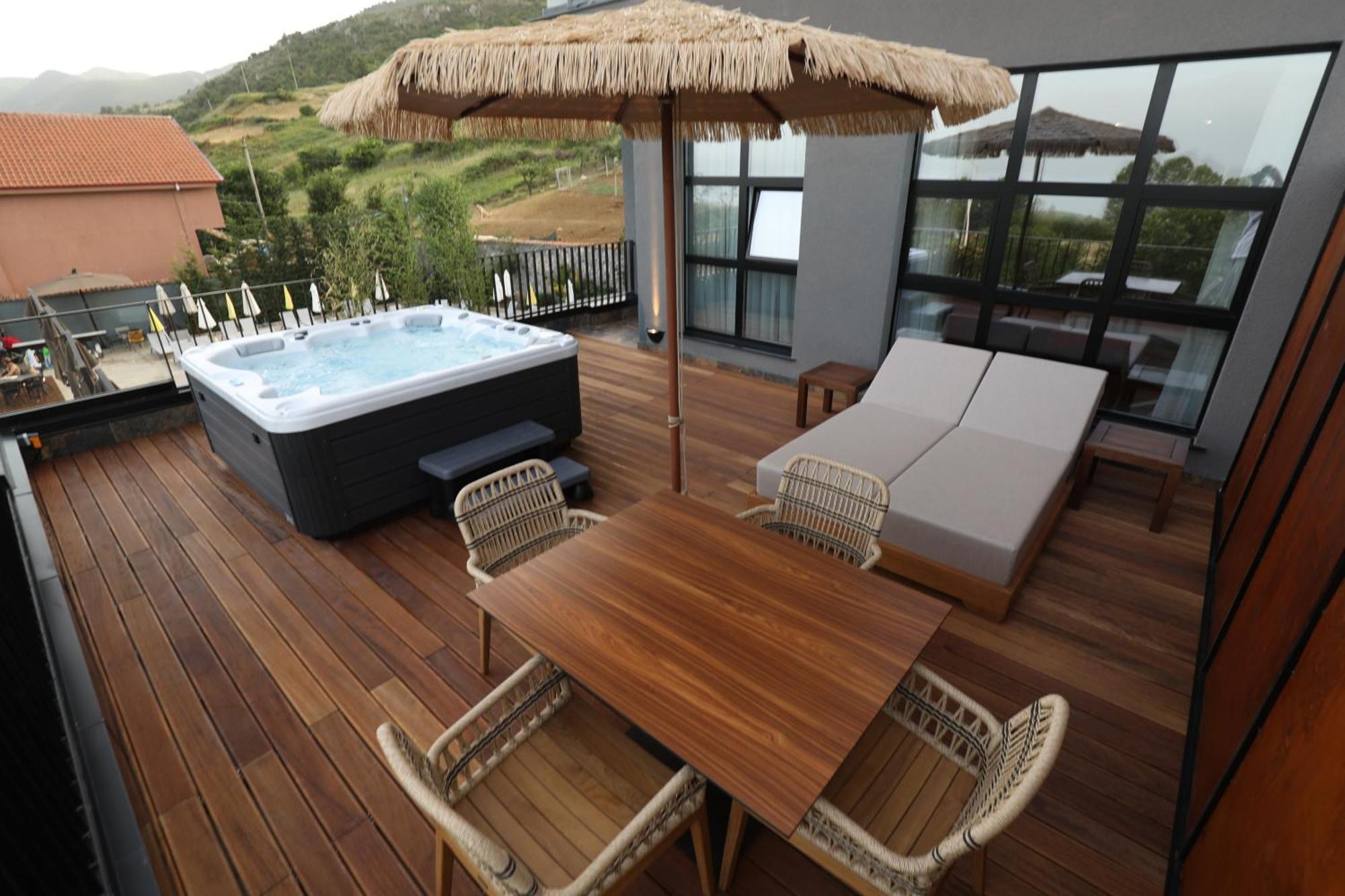 Toka Hotel Restaurant Udenisht Ngoại thất bức ảnh