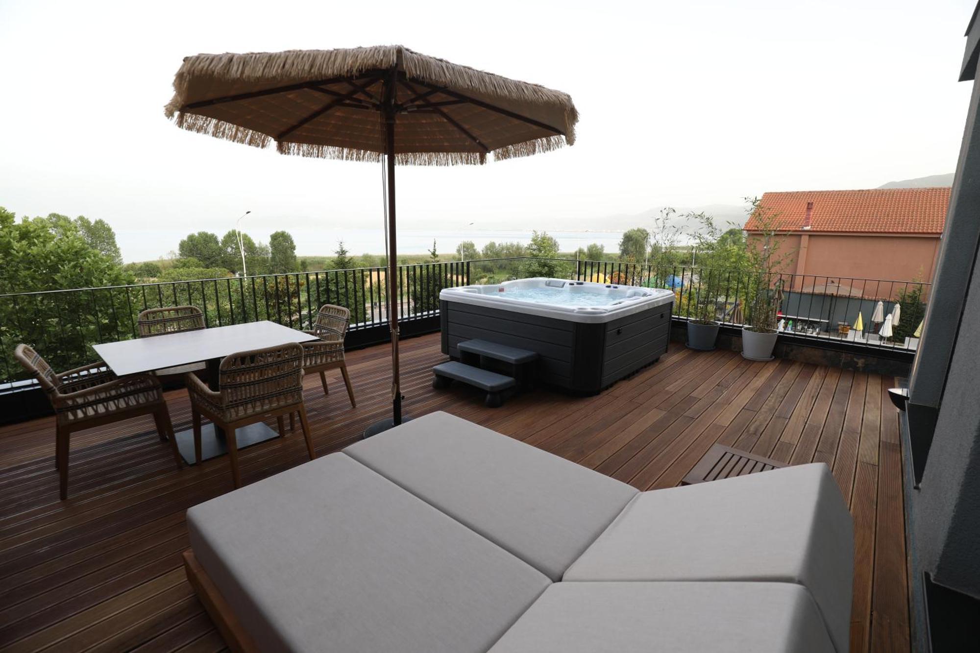 Toka Hotel Restaurant Udenisht Ngoại thất bức ảnh