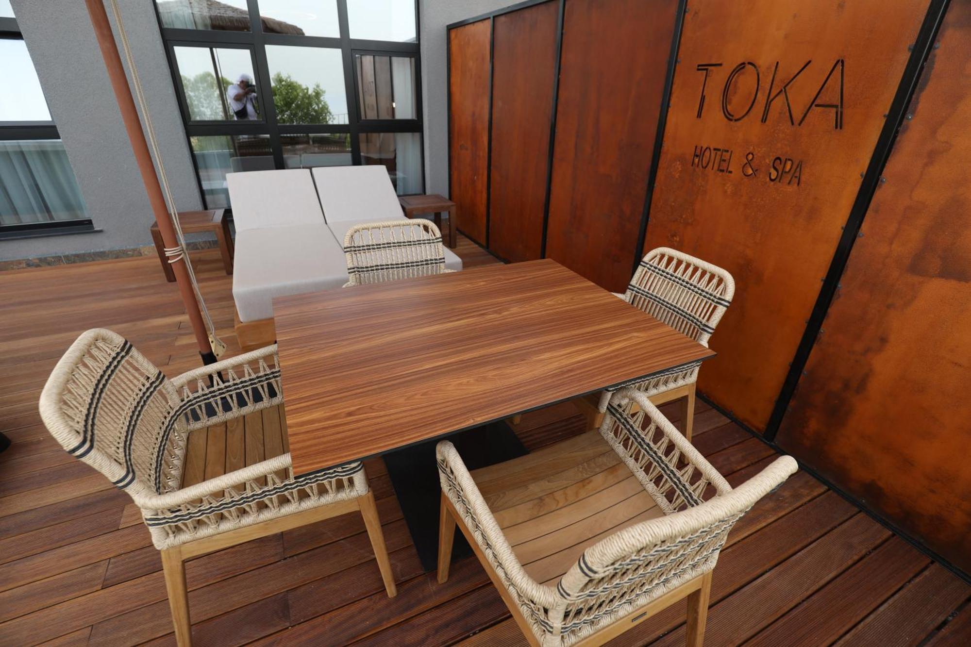 Toka Hotel Restaurant Udenisht Ngoại thất bức ảnh