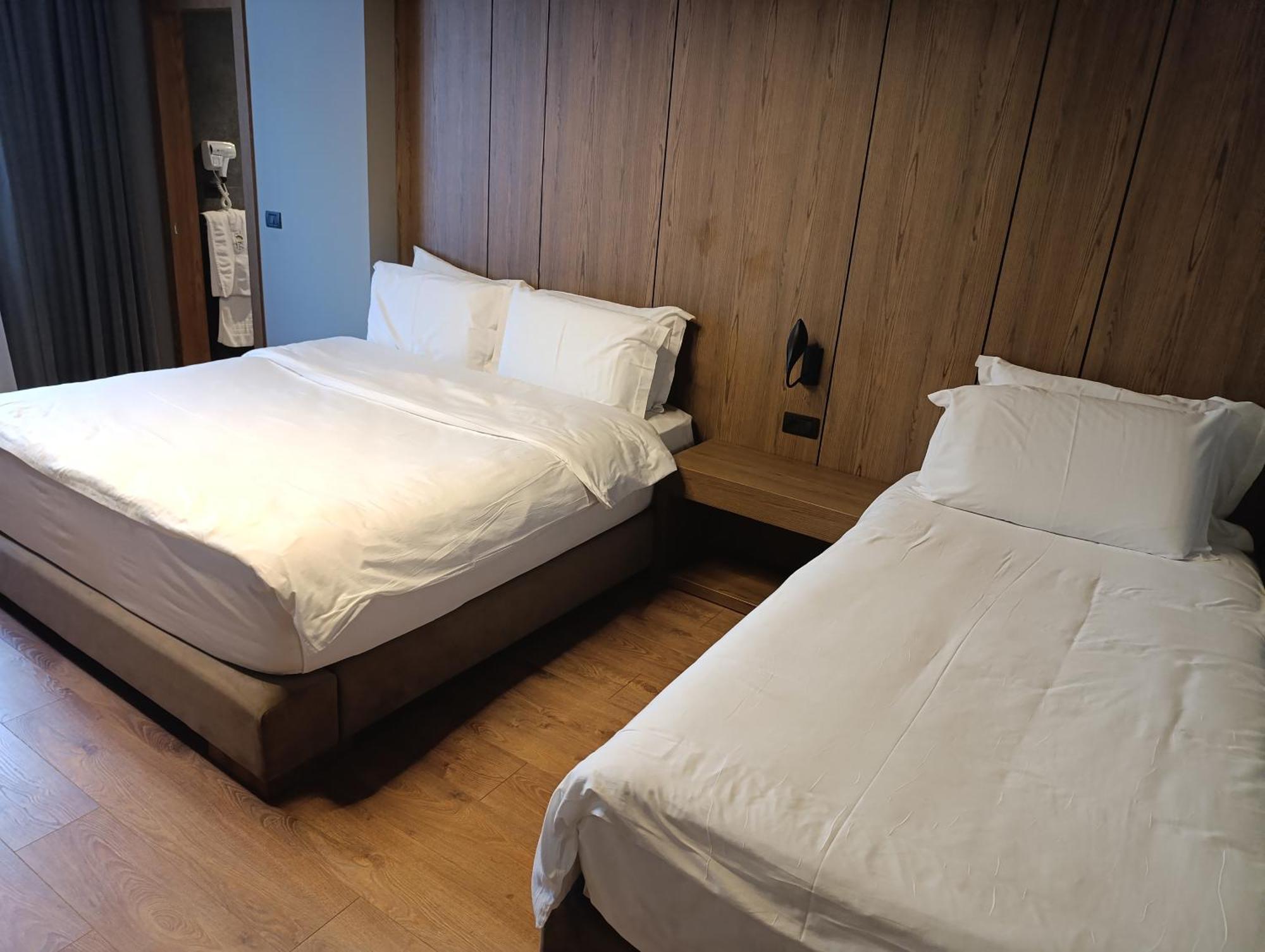 Toka Hotel Restaurant Udenisht Ngoại thất bức ảnh