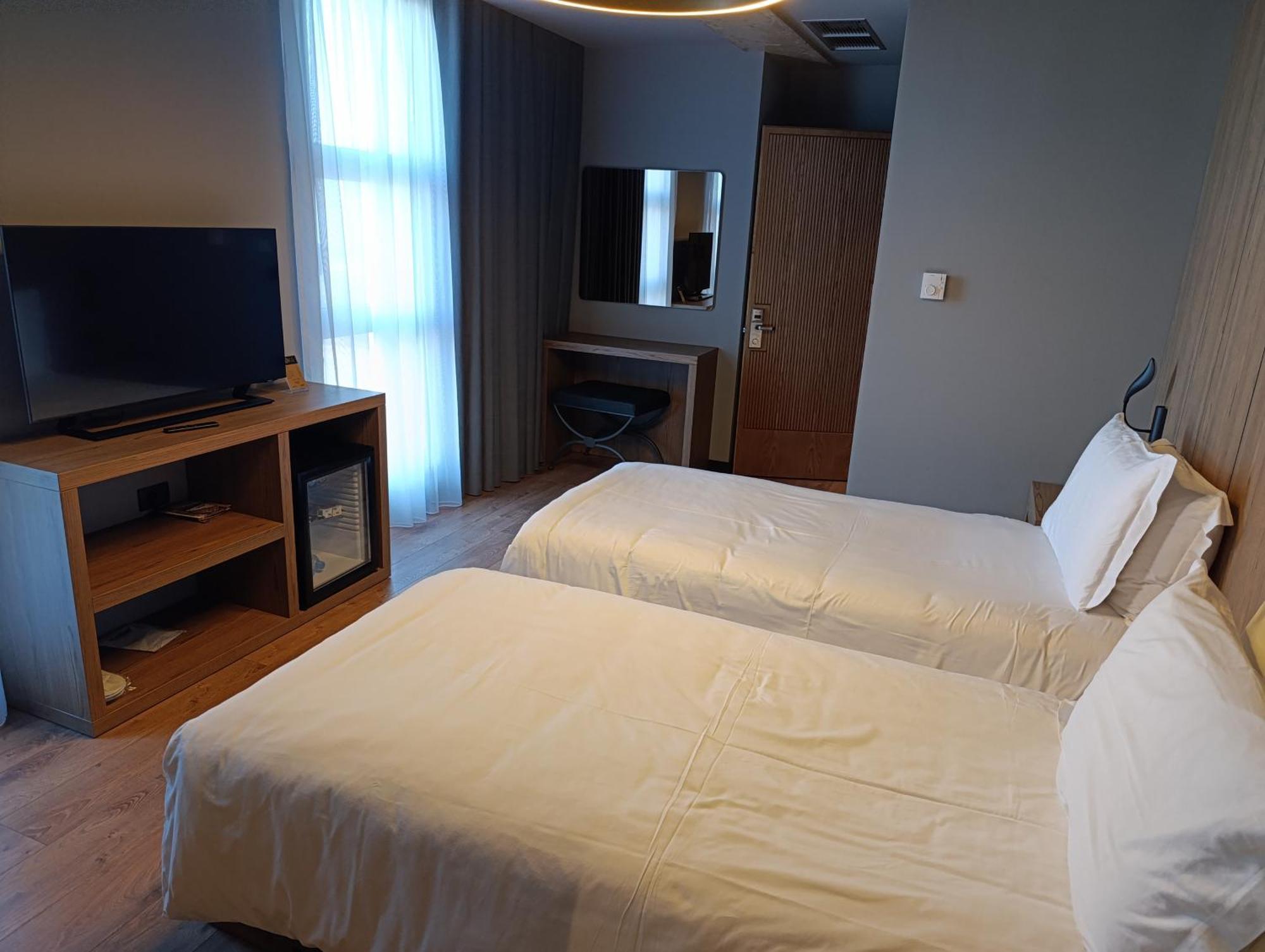 Toka Hotel Restaurant Udenisht Ngoại thất bức ảnh