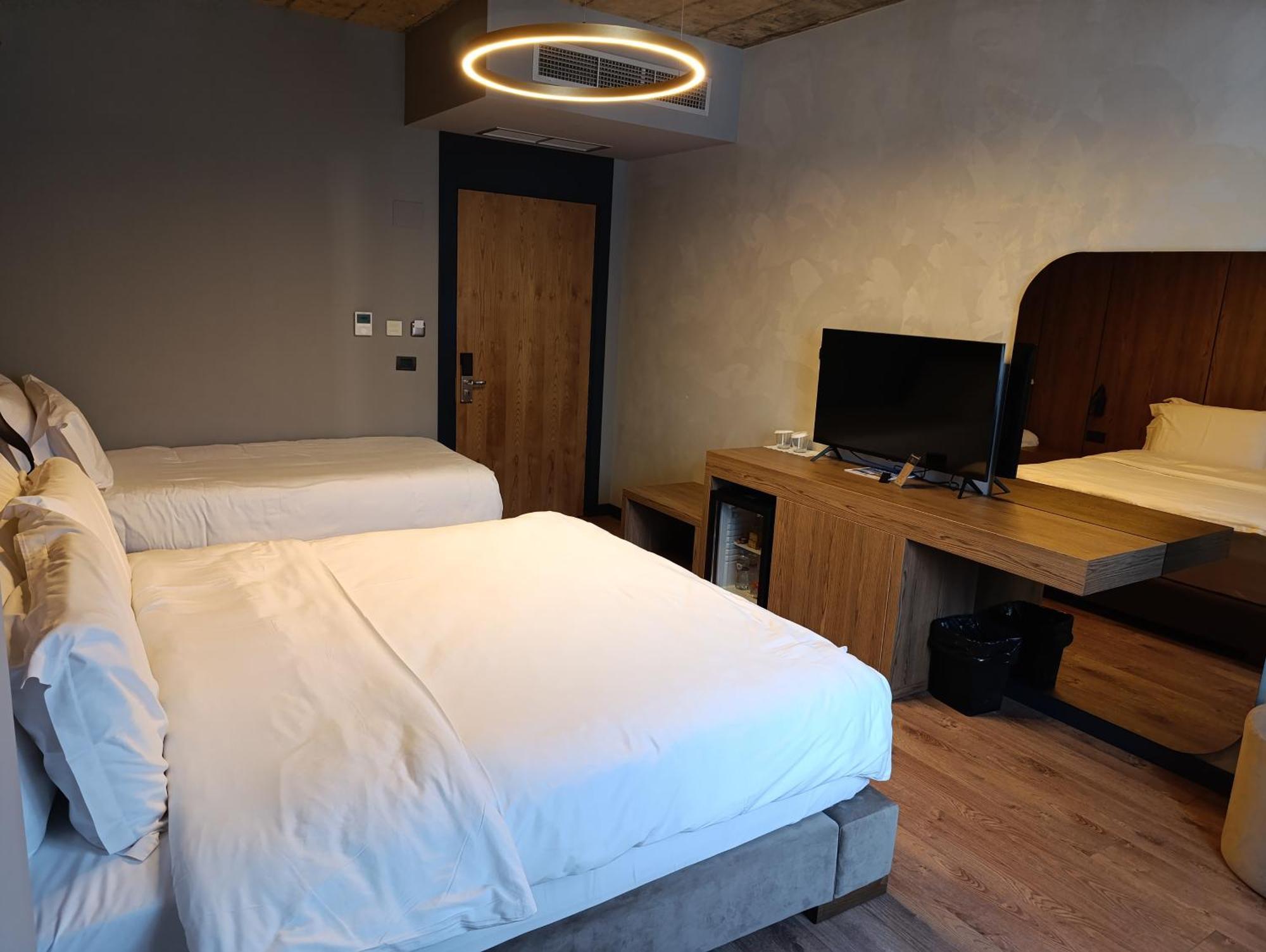 Toka Hotel Restaurant Udenisht Ngoại thất bức ảnh