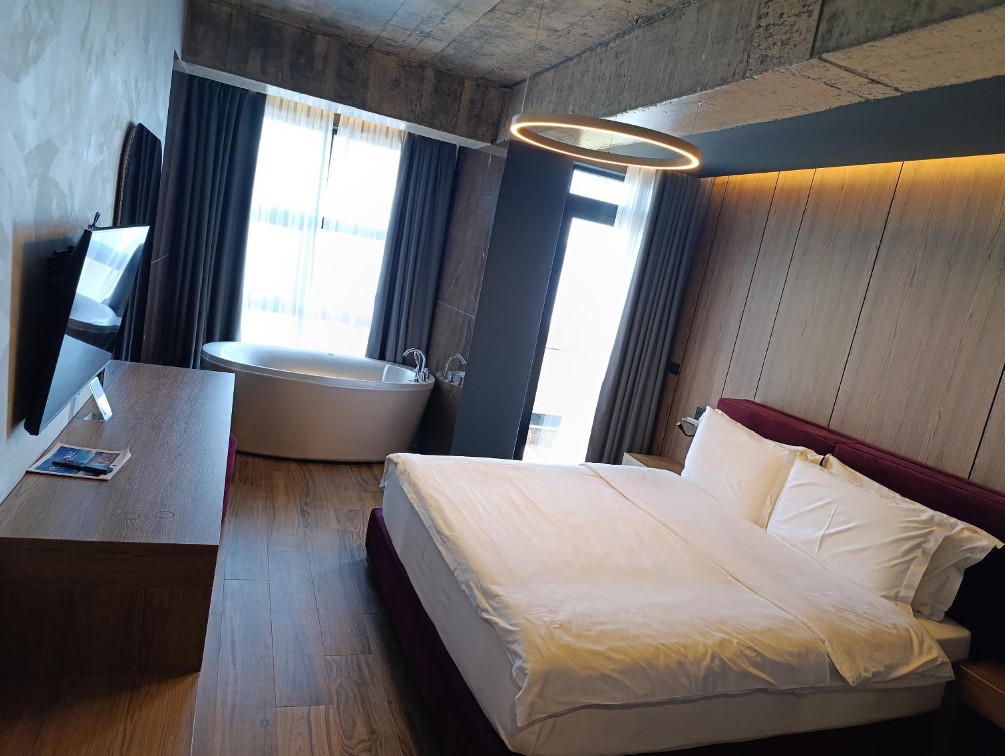 Toka Hotel Restaurant Udenisht Ngoại thất bức ảnh