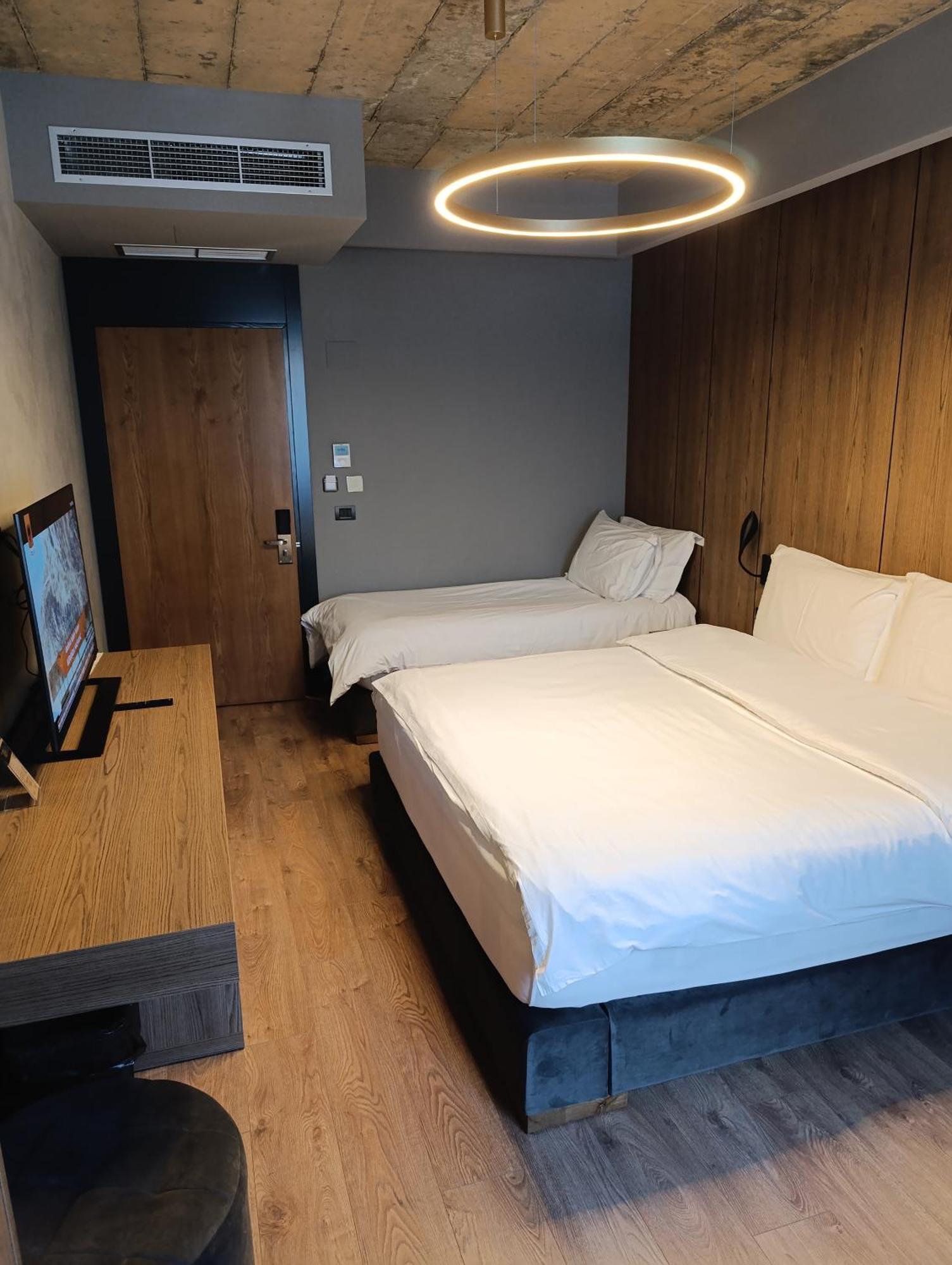 Toka Hotel Restaurant Udenisht Ngoại thất bức ảnh