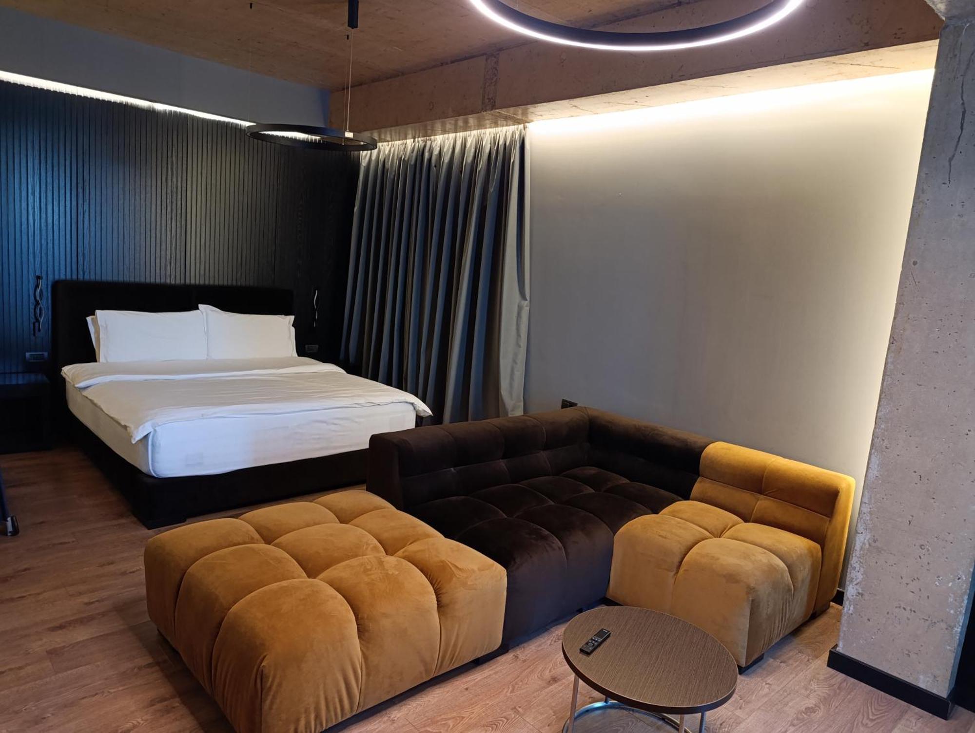 Toka Hotel Restaurant Udenisht Ngoại thất bức ảnh