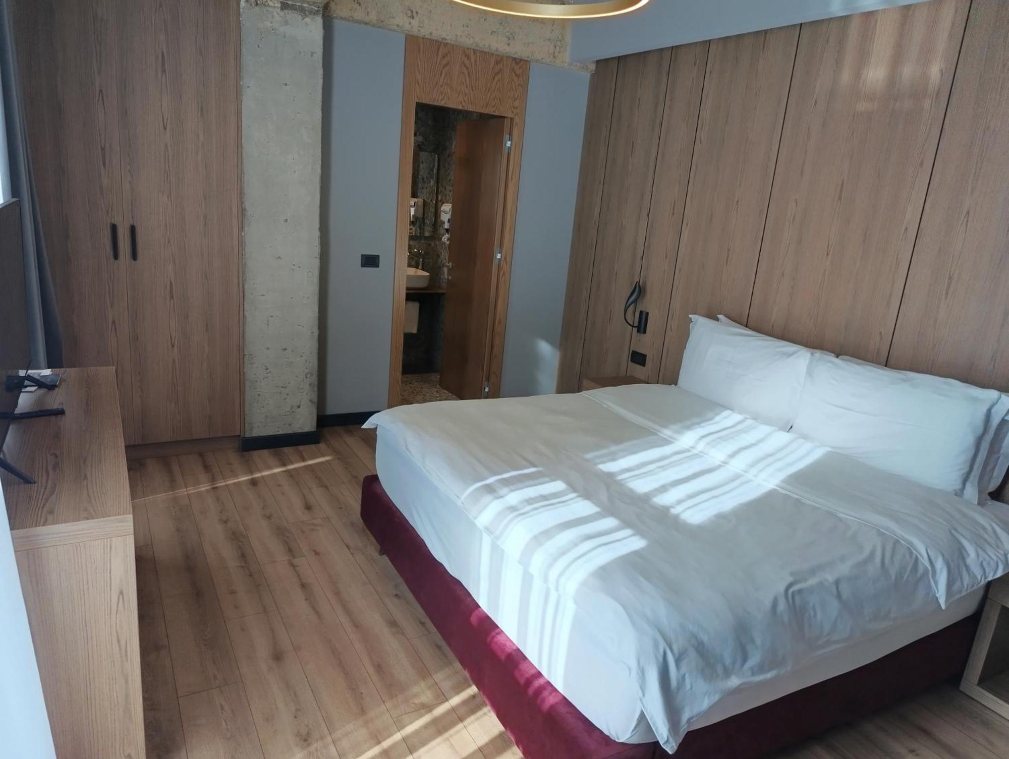 Toka Hotel Restaurant Udenisht Ngoại thất bức ảnh