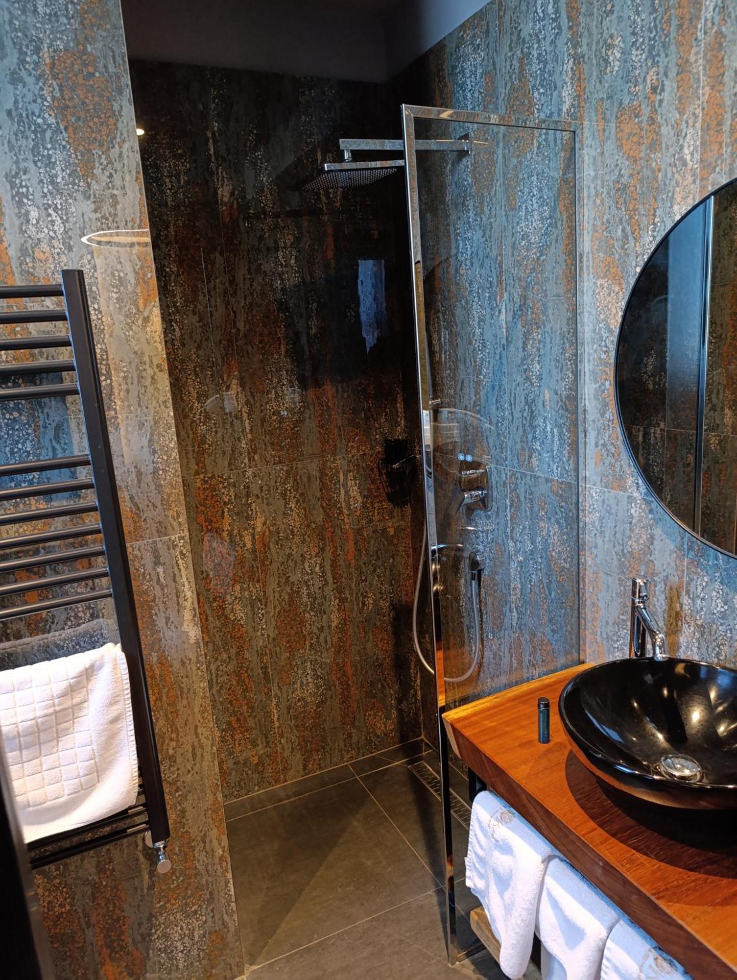 Toka Hotel Restaurant Udenisht Ngoại thất bức ảnh